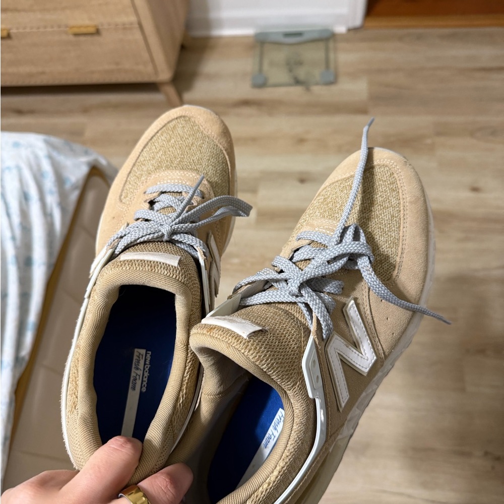 New Balance Men's Beige and Gray Sneakers